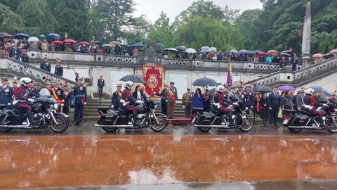 Desfile de la jura de bandera en Lugo