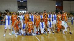 Veteranos entre la Federaci�n Galega de Baloncesto y jugadores del Valencia Basket, este domingo en Ourense