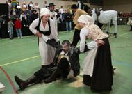 El primer premio de comparsas fue para una divertida y p�cara versi�n del Quijote. 