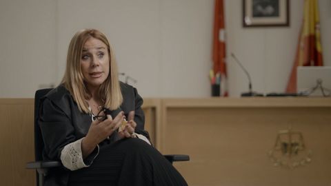Adem�s de los testimonios, la directora quiso contar con las reflexiones de algunos profesionales en la materia. Entre ellos est� Cira Garc�a, jueza especializada en violencia machista.