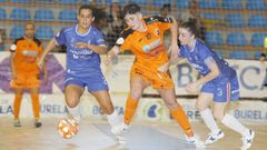 Candela Soria, la mxima goleadora del Ourense FSF, en un partido contra Burela.