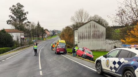 El accidente se registr� en la N-550 en Castrelos, en la parroquia ordense de Leira