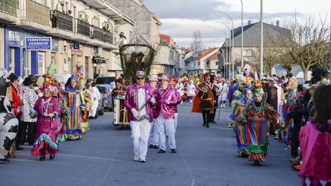 Gran desfile en Xinzo de Limia en el d�a grande del entroido
