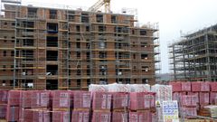 Construcci�n de un edificio en O Milladoiro (Ames), en una imagen de archivo.