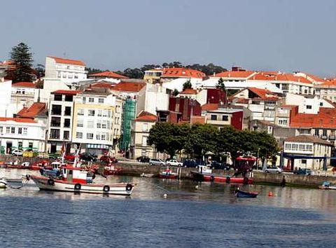 Imagen de archivo, concretamente del 2004, en la que puede verse la fachada mar�tima de Rianxo.