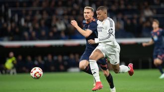 Mbapp, con Carl Starfelt en el partido de Copa entre Celta y Real Madrid celebrado el pasado mes de enero.