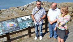 Vila, Mu��os y Ces presentaron los nuevos carteles informativos colocados en la zona. 
