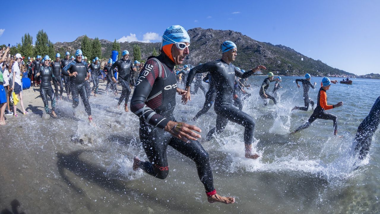 Más de 250 nadadores en la Copa de España de Aguas Abiertas de O Ézaro