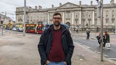 Paulo Rodr�guez frente al Trinity College, donde estudi� y uno dos puntos neur�lgicos de la ciudad.