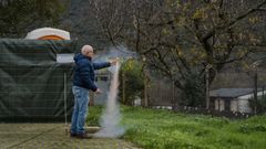 En la fiesta no faltaron bombas de palenque para convocar a los vecinos.