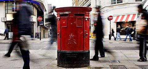 Los emblemticos buzones del servicio postal Royal Mail llevan siglos formando parte del paisaje de las ciudades britnicas.