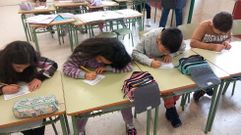 Alumnado de Vimianzo elabora mensajes para la campaa del 25N