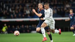 Mbapp, con Carl Starfelt en el partido de Copa entre Celta y Real Madrid celebrado el pasado mes de enero.