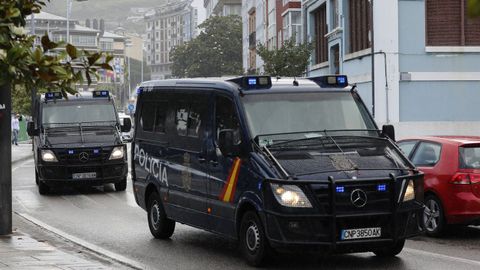 Vehculos de la Polica Nacional en Viveiro