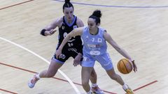 Cl�mentine Samson, que regresa al Celta de baloncesto un a�o despu�s, durante un partido en Navia de su primera etapa en el club vigu�s.