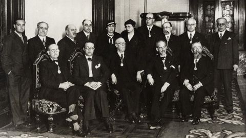 especial.Asistentes a la recepci�n, en Mar�a Pita, de Castelao como miembro de n�mero de la Real Academia Galega en 1905. Ese a�o se constituy�, su inauguraci�n fue en 1906