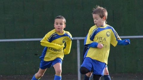 �ngel Davila, durante su etapa en el Vila do Corpus, en sus inicios.