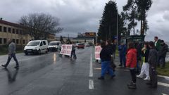 Alumnos del Centro de Formaci�n e Experimentaci�n Agroforestal de Gu�samo exigen una pasarela