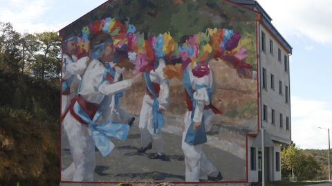 Mural dedicado a la danza das cocas de Abeleda, en Castro Caldelas