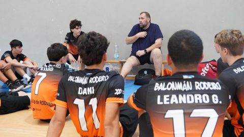 Budi es el nuevo entrenador de los juveniles del Balonm�n Rodeiro.