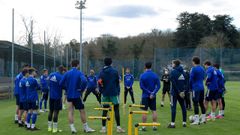 Los jugadores del Oviedo, en El Requex�n