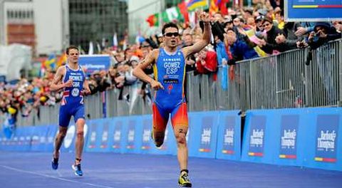 El ferrolano logr� el domingo en Auckland su tercer triunfo en las tres pruebas que ha disputadado en Nueva Zelanda.