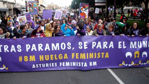 Miles de personas participan en la concentracin feminista convocada en Gijn con motivo del Da Internacional de la Mujer