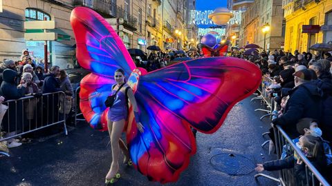 Espectacular desfile por las calles de Ourense