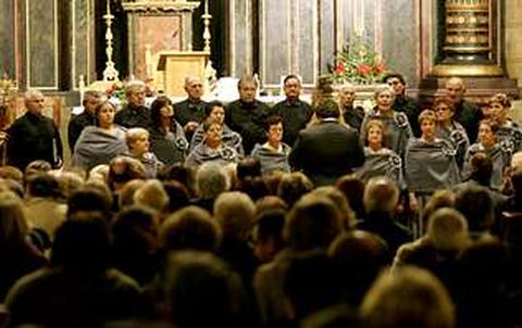 La Coral de A Bola ofreci� ayer un concierto dentro del festival que organiza el Concello.