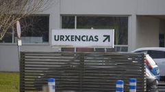 Entrada al servicio de urgencias del hospital de Lugo, donde fue trasladada la ganadera herida en O Incio