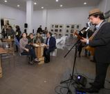 La primera edici�n del Tapeo no Mercado se complet� con una exposici�n de Oll�paro y un concierto de Mr. Cool.