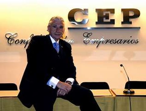 Fern�ndez Alvari�o pide comprensi�n al empleado en tiempos duros.