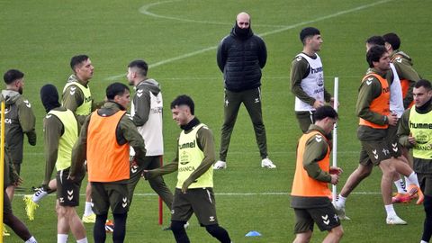 Claudio Girldez y su plantel, durante un entrenamiento reciente del Celta.