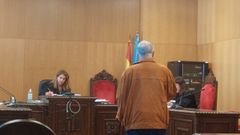 El acusado admiti� que sab�a que no pod�a conducir veh�culos a motor, pero dijo que no hab�a salido del recinto de la prisi�n.