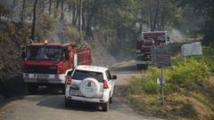 El fuego avanza en Lousame