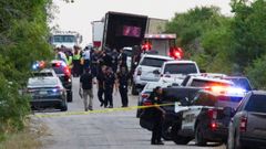 El tr�iler estaba aparcado en la interestatal 35 que atraviesa Texas, a las afueras de San Antonio.  