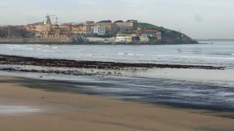 Carb�n en la playa de San Lorenzo, Gij�n