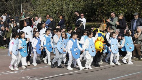 Desfile de carnaval de los alumnos del colegio Albino Nez