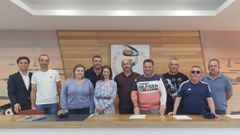 A firma do convenio entre a entidade bancaria e a asociaci�n de bateeiros.