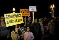 Unos 500 vecinos tomaron parte en la manifestaci�n anticrematorios del pasado viernes.