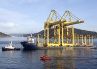 Las gr�as para portacontenedores llegaron a Ferrol v�a mar�tima desde Algeciras. 