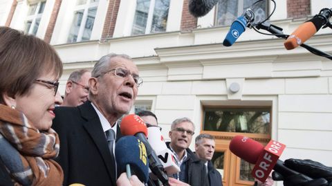 Van der Bellen, tras votar este domingo