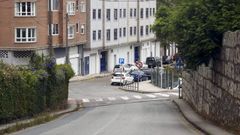 Imagen de la calle donde la Polic&iacute;a Local de Vilagarc&iacute;a intercept&oacute; al hombre que hab&iacute;a golpeado la puerta de la iglesia de Fontecarmoa.