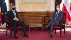 El presidente del Gobierno, Pedro S�nchez, mantuvo este lunes un encuentro bilateral con el primer ministro de la Rep�blica de Polonia, Mateusz Morawiecki, en el Ayuntamiento de Alcal� de Henares