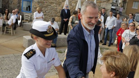 La Princesa Leonor y los Reyes Letizia y Felipe VI, en la terraza del restaurante de Carril (Vilagarc�a de Arousa)