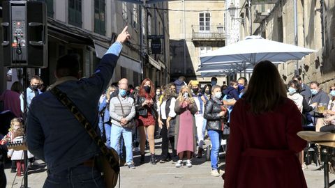 La zona de vinos presentaba -casi- el ambiente propio de un d�a de fiesta