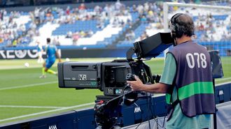 Un c&aacute;mara, en el estadio Abanca Riazor