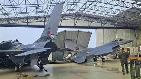 Estado en el que qued&oacute; uno de los hangares de la base a&eacute;rea Monte Real, en Leir&iacute;a, en las proximidades de Co&iacute;mbra