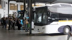 Un autob�s, en una de las d�rsenas de la estaci�n de Lugo, en una imagen de archivo.