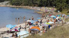 Area da Secada es una de las playas m�s concurridas de A Illa